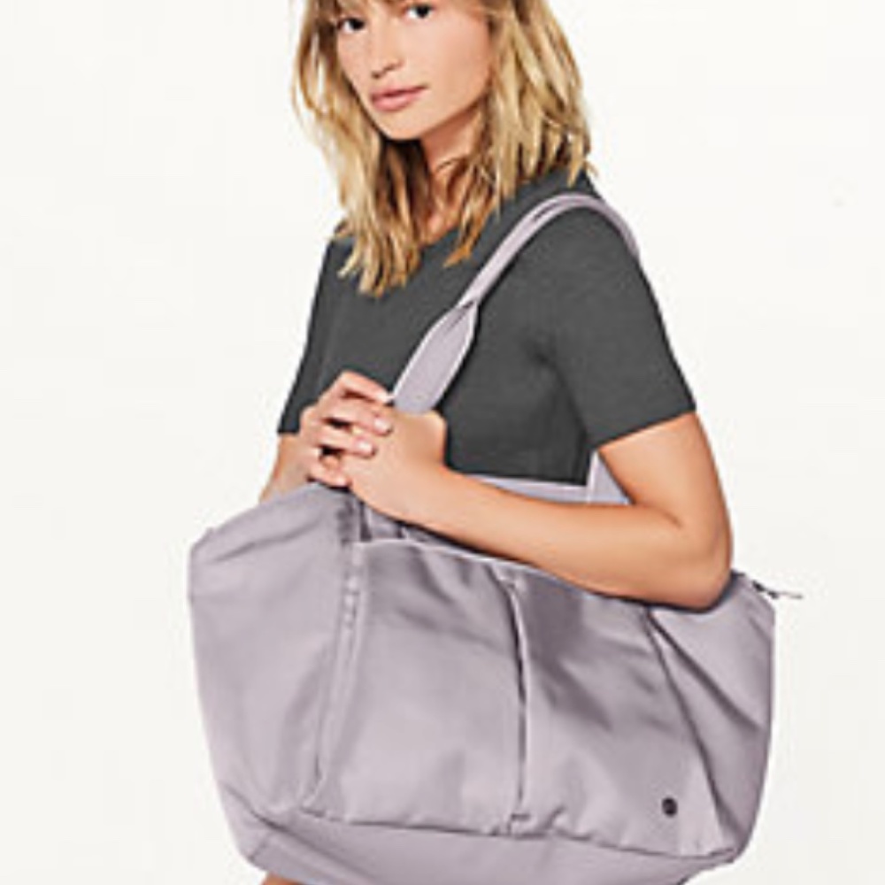 Lululemon Free To Be Bag Tote 20L
